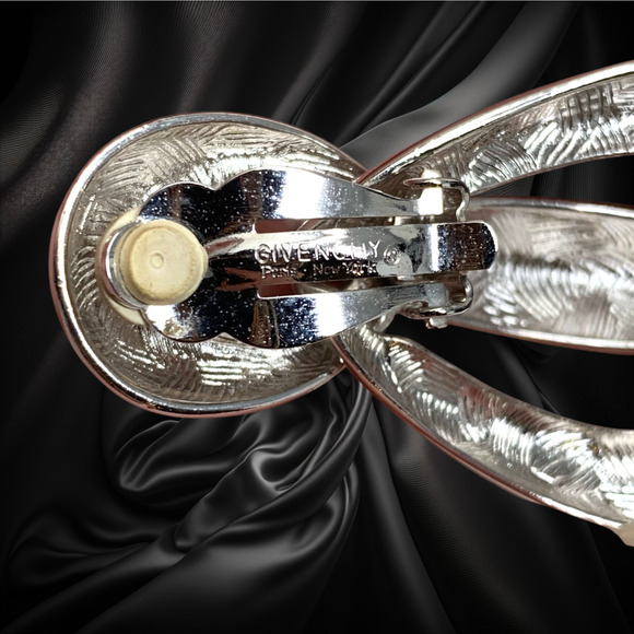 Vintage Givenchy Earrings Oversized Silver Tone Interlocking Hoops Couture Mogul - Picture 3 of 5